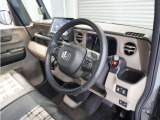◆視界広々で非常に運転しやすくロングドライブでも疲れを感じさせないすっきりとまとまったインパネ周りです。