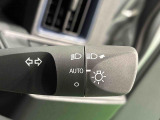 オートライト機能 車外の明るさに応じて自動的にヘッドランプなどを点灯・消灯。夕暮れ時やトンネルなどで役立ちます!!