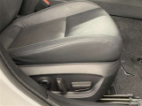 パワーシート搭載、微妙な調整が手軽にでき、ピッタリのポジションで運転することが可能です。
