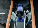 オートマチックシフトレバーは、手になじみ操作しやすい形状で安全運転にもつながります♪