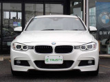 BMW在庫保有台数常時100台以上!ご来店の際はBMW本店(厚木市下荻野140-1)にご来店ください!弊社自慢の全天候型ショールーム!BMW在庫保有台数常時100台以上ございます!