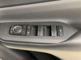 パワーウインドウスイッチ、いたずら防止・挟みこみ防止に、ウインドウロックスイッチを使用ください。便利な電動可倒式ミラースイッチ、集中ドアロックスイッチ