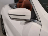 【BMWミラー】視認性の高いスタイリッシュなミラー。自動防眩機能も付いており夜間のドライビングをサポートします。