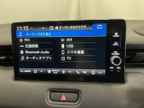 AVメニューはご覧のとおり、様々なコンテンツに対応、ドライブを楽しく演出できます。詳しくはスタッフへお尋ねください