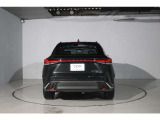 お客様が安全安心にお使いいただくために、納車前にレクサステクニカルショップにて点検整備をさせていただきます。