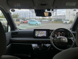 視界広々で運転しやすいインパネ