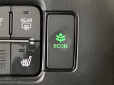 ★ECONスイッチ★ エコドライブを加速しよう!スイッチをONにすると、運転の仕方によるロスを抑え込み燃費をよくするようクルマが頑張ります(*^ー^*)燃費向上にチャレンジ♪