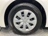 トヨタ純正ホイールキャップ装着車になります♪
