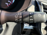 【オートライト(AUTO)】外の明るさをシステムが感知して、自動でヘッドライトが点灯します!ヘッドライトをつけ忘れを防ぐ便利機能です。