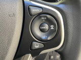 【HondaSENSING】クルーズコントロールの設定や車間距離設定、レーンキープなどステアリング部で操作が出来ます。