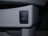 運転席シートヒータースイッチ