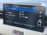 FMやAM、USB、Bluetooth Audioなど、複数の音源を画面から選べます。利用したい項目が一覧で見やすくまとめられ、普段お使いの音楽環境に合わせて活用できます。