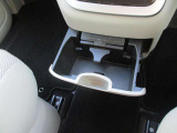 運転席助手席で使用できるドリンクホルダーです。