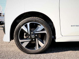 右フロント165/55R15タイヤ&純正アルミホイール!
