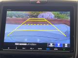 【バックカメラ】駐車時に後方がリアルタイム映像で確認できます。大型商業施設や立体駐車場での駐車時や、夜間のバック時に大活躍!運転スキルに関わらず、今や必須となった装備のひとつです!