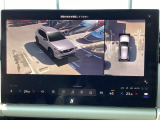 狭い場所での駐車やすれ違いなどでより的確な運転操作に役立つ360&deg;ビューモニターが装備されています。