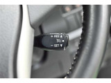 設定した速度内で、前方車両との距離を保ちながら加減速をしてくれます。高速道路での長距離移動が楽になりますよ♪