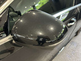 視認性が高い純正ミラーを採用しております。安全に運転が出来る様、一つ一つの部品に拘っているのがメルセデス・ベンツです。