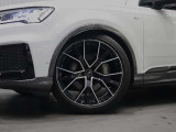 Q7 ブラックスタイル プラス ディーゼル 4WD 