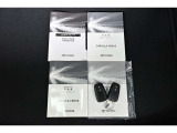 保証書・記録簿・取扱説明書と揃っております。キーの電池は新品にお取替えしてから納車させていただきますので安心してお乗りください。