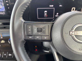 ステアリングリモコンです。運転中もハンドルから手を離すことなく音量のアップダウンが可能!