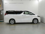 この度は、当社の展示車をご覧いただきまして、誠に有難うございます。自信をもってお勧めできる車となりますので、ごゆっくりご覧頂きたいと思います。