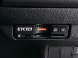 ETC2.0装備車です。高速道路の渋滞情報や静止画像提供などをナビとリンクして画面でお知らせします。また、高速道路の一時退出対象インターでは料金据え置きで一時退出もできます。