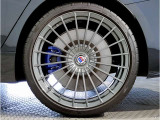 BMW純正アルミホイールです。納車時にはアルミホイールコーティングも承っております!是非ご検討下さいませ。