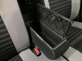 長距離ドライブにあると便利なアームレスト♪小物入れも付いています!