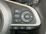 ■ステアリングスイッチで、安全運転!前方から目線を外さないように!