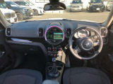 衝突被害軽減ブレーキが付いております。万一の際はブレーキをサポートします。
