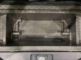 ラゲージの底には、大容量の収納ができる深底ラゲージアンダーボックス