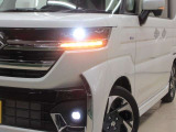 LEDヘッドライトです。デザイン性がよくとても明るいので、夜間の走行や悪天候でも安心です。しかも長寿命!