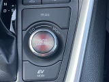 しっかり、法定点検または、車検整備を行います。オイル交換、オイルエレメントや消耗品のチェック、必要であれば交換して納車いたします。その際の整備記録は納車時にお渡しいたします!