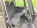 運転席シート廻りは使用感も少なく、良好な状態となっています。丁寧に使われていたことがよくわかりますね。