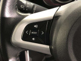 【ステアリングスイッチ】左です。ハンドルから手を離さず、運転に集中したまま手元でオーディオ操作等ができます。