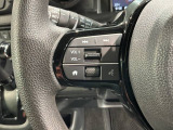 ステアリングにオーディオ操作スイッチが付いています。オーディオ画面に直接タッチしなくても操作が出来ますので、運転に集中できます。