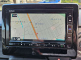 バックカメラで運転をサポートします。