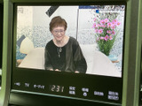 画面にテレビ映像が表示され、停車中のひとときに番組を視聴できます。映像と操作表示が見やすく、休憩時などに車内で過ごす時間を楽しめる装備です。