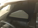 《Toyota Safety Sense》ミリ波レーダーと単眼カメラを併用した「2種類の目」でクルマや歩行者などを認識。個々の安全技術やシステムを連携させ、様々なシーンでドライバーをサポートします!