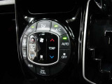 車内の温度管理に便利なオートエアコン☆