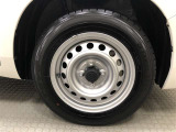 14インチスチールホイール(155/80R14)装着です。
