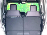普段のお買い物や通勤、送迎等に十分な荷室スペースを確保しております。セカンドシートを倒すと、大きな荷物の積載も可能です♪