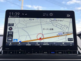 現在地を地図上で確認でき、周辺の道路や施設を見ながら行き先を検討できます。表示範囲や目的地検索を活用して、初めて向かう場所へのルート確認にも役立つ便利な画面です。