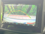 【バックカメラ】駐車時に後方がリアルタイム映像で確認できます。大型商業施設や立体駐車場での駐車時や、夜間のバック時に大活躍!運転スキルに関わらず、今や必須となった装備のひとつです!