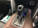 【ハイブリッドトランスアクズル(電気式無段変速機)】シフトを「S」ポジションに入れれば、マニュアル感覚のシフトチェンジが可能な6速シーケンシャルシフトマチック搭載!