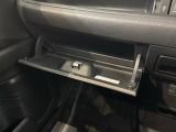 専門業者にて内外装のクリーニングを実施しております!