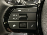 ステアリングリモコンは、運転中でも簡単に音量調整やチャンネル変更もできます!わき見運転防止にもつながるので安心です♪