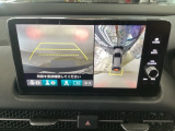 【マルチビューカメラ】周囲の状況を多彩なビューでナビ画面に表示します。駐車場や見通しの悪い交差点での安心感を高めます♪