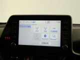 8インチ、ディスプレイオーディオ装着。スマホと通信ができてナビや好きな音楽を楽しめます。